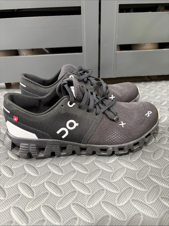 On Clouds Shoes - On Cloudflow Women's Running Shoes - Black